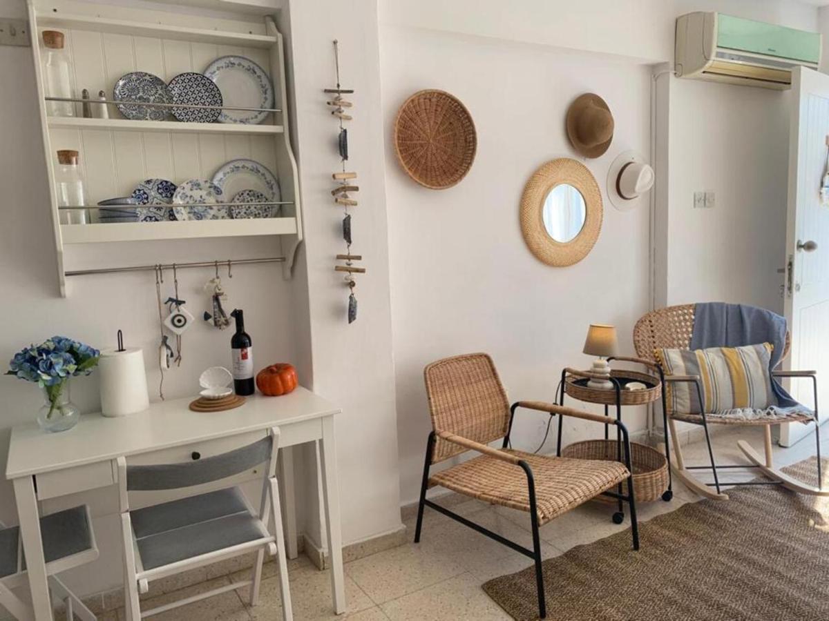Romy'S Cozy One Bedroom Apt Larnaca Esterno foto